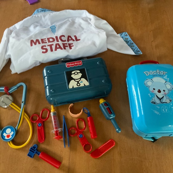 Fisher Price Doctor Kit w/Case backpack - Picture 1 of 4